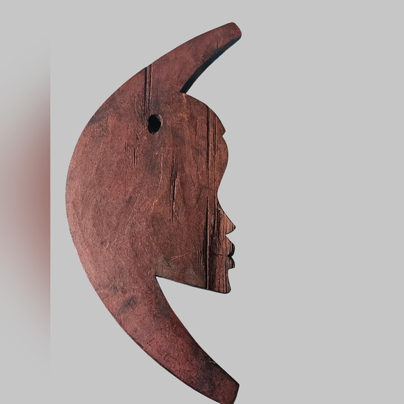 Elegant Brown Wooden Sculpturehand-carved vintage wall sculpture - Picture 7 of 12